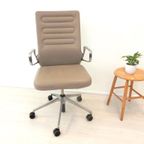 Vitra Ac4 Bureaustoel Design thumbnail 8