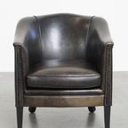 Unieke En Subtiele Zwart/ Grijze Schapenleren Clubfauteuil Met Een Mooi Patina thumbnail 2