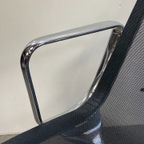 Charles & Ray Eames, Vitra Ea116 Loungechair thumbnail 17