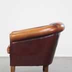 Correct Afgewerkte Schapenleren Clubfauteuil Met Prachtige Kleuren En Een Goed Zitcomfort thumbnail 6