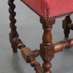 Leuke Antieke Set Van 6 Hollandse Eetkamerstoelen Met Mooi Houtsnijwerk En Rode Stoffen Bekleding thumbnail 11