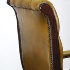 Sierlijke Rundleren Chesterfield Fauteuil Gecombineerd Met Hout thumbnail 13