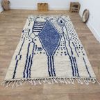 Handgeweven Marokkaanse Berber Tapijt - Blauw En Wit Abstract Geometrisch Design (264X150 Cm) thumbnail 9