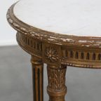 Antieke Franse Ronde Goudkleurige Brocante Bijzettafel Met Een Marmeren Blad thumbnail 7