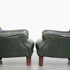 Zeer Charmante Set Van 2 Groene Rundleren Chesterfield Fauteuils In Engelse Stijl thumbnail 1