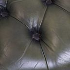 Grote Groene Rundleren Chesterfield Bureaustoel Op Wieltjes Met Een Hoge Rug thumbnail 13