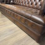 Engelse Chesterfield 3 Zits Bank Buttonseat Antiek Bruin Leer thumbnail 2