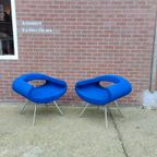 2 Eye Chairs Design Modern Fauteuils Jackie Choi. thumbnail 2