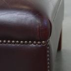 Set Van 2 Mooie En Comfortabele Bordeauxrode Rundleren Oorfauteuils + Hocker In Engelse Stijl thumbnail 31
