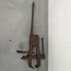 Antieke Bankschroef Met Lange Staart. thumbnail 11