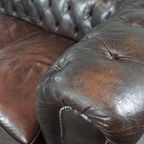 Oogverblindende Oude Chesterfield Bank Vol Allure, 3 Zits thumbnail 12