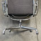 Charles & Ray Eames, Vitra Ea116 Loungechair thumbnail 7