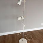 Witte Vintage Vloerlamp Met 2 Verstelbare Lampen thumbnail 3