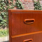 Vintage Ladenkast Op Teakhouten Onderstel thumbnail 17