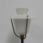 Staande Vintage Lamp Met Glazen Kap En Geperforeerd Stalen Kap thumbnail 5