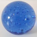 Vintage Presse Papier Paper Weight Blauwe Glazen Bol thumbnail 3