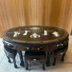 Chinese Salontafel Met Hout Snijwerk (Inclusief 6 Krukken) thumbnail 9