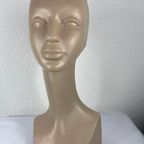 Mannequin Hoofd Vintage Plastic. thumbnail 2