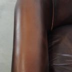 Elegante En Comfortabele Rundleren Clubfauteuil In Engelse Stijl In Een Mooie Donkere Kleur thumbnail 8