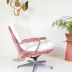 Vintage Strassle Fauteuil | Draaifauteuil Roze Witte Ribstof thumbnail 2