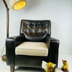 Vintage Leren Fauteuil. Bruin Leer Gecappitioneerd. Vintage Luie Stoel. thumbnail 4