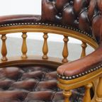 Bruine Klassieke In Hoogte Verstelbare Rundleren En Houten Chesterfield Bureaustoel Op Wieltjes thumbnail 11