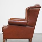 Correcte, Comfortabele, Luxe Engelse Stijl Oorfauteuil Gemaakt Van Cognac Kleurig Rundleer thumbnail 6