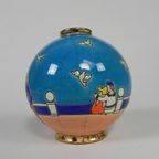 Bolvaasje ''Le Bal'' Van Jean Boggio Voor Emaux Longwy, Jaren 90 thumbnail 13