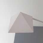 Rb19 – Piramide – Pyramid Tablelamp – Memphis Stijl – Jaren 80 thumbnail 9