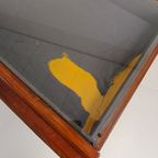 Eikenhouten Museumvitrinekast Uit De Jaren 40-50 – Horizontaal Gebogen Model thumbnail 9