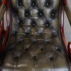 Set Van 2 Tijdloze, Klassieke Groene Rundleren Engelse Chesterfield Fauteuils Met Hout thumbnail 10