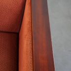 Luxe Art Deco Design Fauteuil Met Rode Stoffen Bekleding En Houten Details thumbnail 9