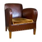 Antique Clubchair thumbnail 2