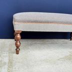 Landelijke Vintage Hocker, Nieuwe Stoffering, Voetenbankje thumbnail 12