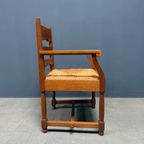 Set Van Twee Hollandse Eikenhouten Armstoelen Met Biezen Zitting thumbnail 17