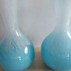 Vintage Glazen Blauw Witte Vazenset Handgeblazen thumbnail 3