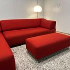Leolux Faya Lobi Hoekbank + Hocker (rood) – Np: €8.000 thumbnail 2