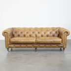In Goede Staat Verkerende En Tijdloze Generfde Rundleren Chesterfield 2.5 Zits Bank Op Wieltjes thumbnail 2