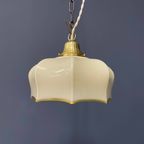 Vintage Beige Glazen Hanglamp Met Messing Armatuur thumbnail 2