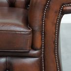 Luxe En Imposante In Goede Staat Verkerende Rundleren Chesterfield Clubfauteuil In Engelse Stijl thumbnail 8