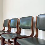 Vier Vintage Houten Eetkamerstoelen Met Groen Skai Leren Rug En Zitting thumbnail 4