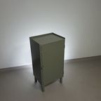 Prachtig Werkplaatskastje. Grijs Metaal Lockertje. Industrial Small Sideboard thumbnail 13