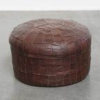 Bruine Rundleren Vintage Patchwork Design Poef Uit De Jaren ’70 thumbnail 2