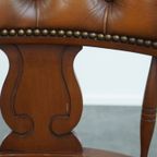 Klassieke Rundleren En Houten Chesterfield Bureaustoel In Engelse Stijl, Afgewerkt Met Siernagels thumbnail 13