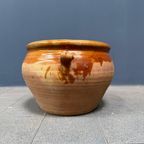 Okergele Geglazuurde Aardewerk Pot Uit Frankrijk thumbnail 6
