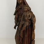 Houten Beeld Van De Maagd Maria Met Jezus thumbnail 4