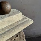 Set Van 4 Kanonballen C. 1800 Op Een Decartieve Stenen Stand Uit Het Atelier Van Walter De Buck thumbnail 3