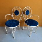 Brocante Vintage Smeedijzeren Set Stoelen Met Blauw Velours thumbnail 2