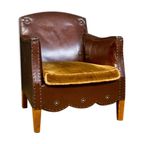 Antique Clubchair thumbnail 2