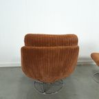 Draaifauteuil Met Bruine Ribstof En Hocker thumbnail 12